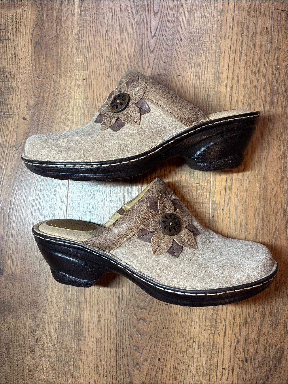 Softspots Lara Suede Leather Slip On Clogs Women’s